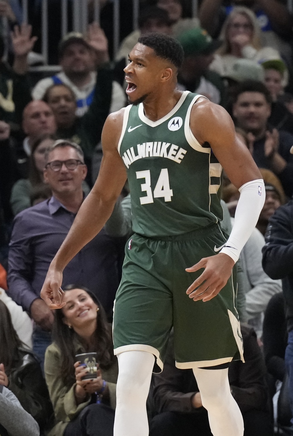 希腊男篮碾压立陶宛男篮,克莱一己之力扛起全队的简单介绍 希腊男篮碾压立陶宛男篮,克莱一己之力扛起全队的简单介绍