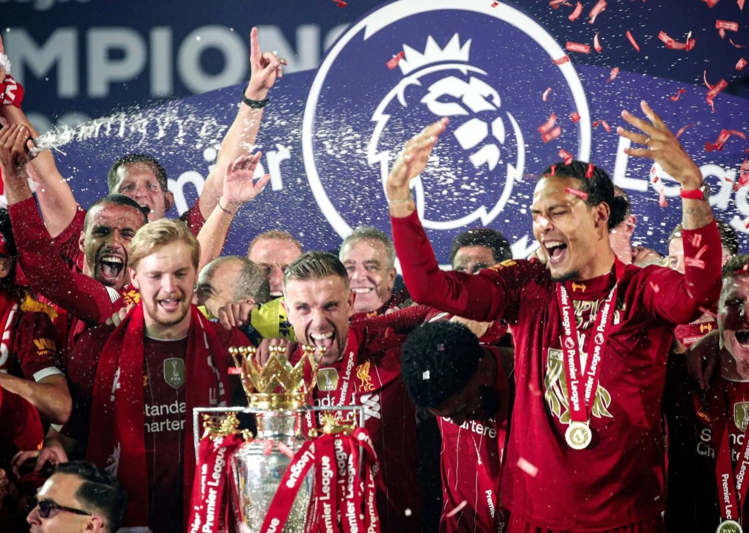 曼联客场失利，卫冕欧冠难度倍增的简单介绍