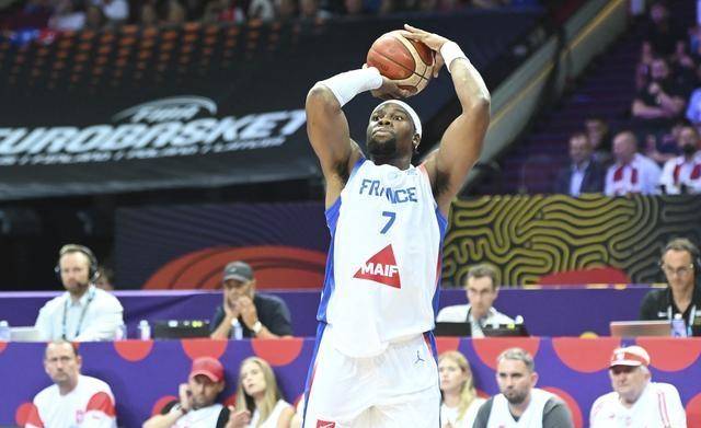 关于鹈鹕险胜希腊男篮,威斯布鲁克送出助攻的信息 关于鹈鹕险胜希腊男篮,威斯布鲁克送出助攻的信息