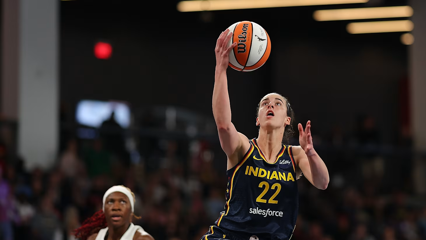 俄罗斯篮球明星受伤退出比赛! 俄罗斯篮球明星受伤退出比赛!