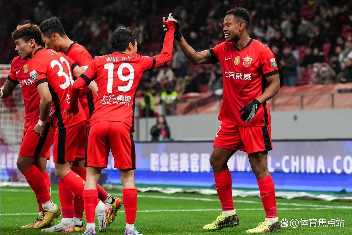 新星闪耀!中超新秀进球助球队跻身前列的简单介绍 新星闪耀!中超新秀进球助球队跻身前列的简单介绍