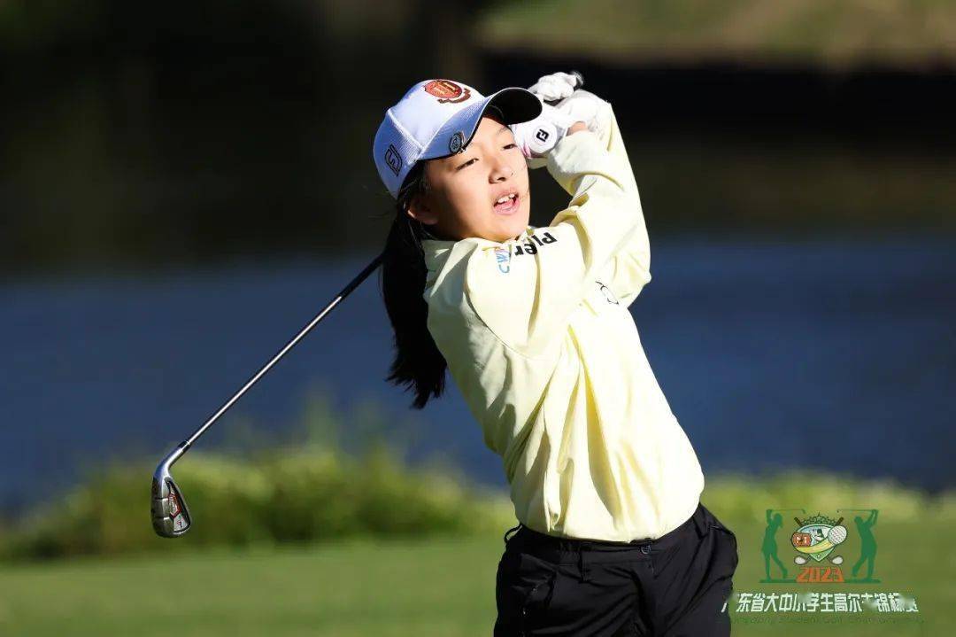 印尼代表团在射箭比赛中大放异彩,夺得金牌 印尼代表团在射箭比赛中大放异彩,夺得金牌