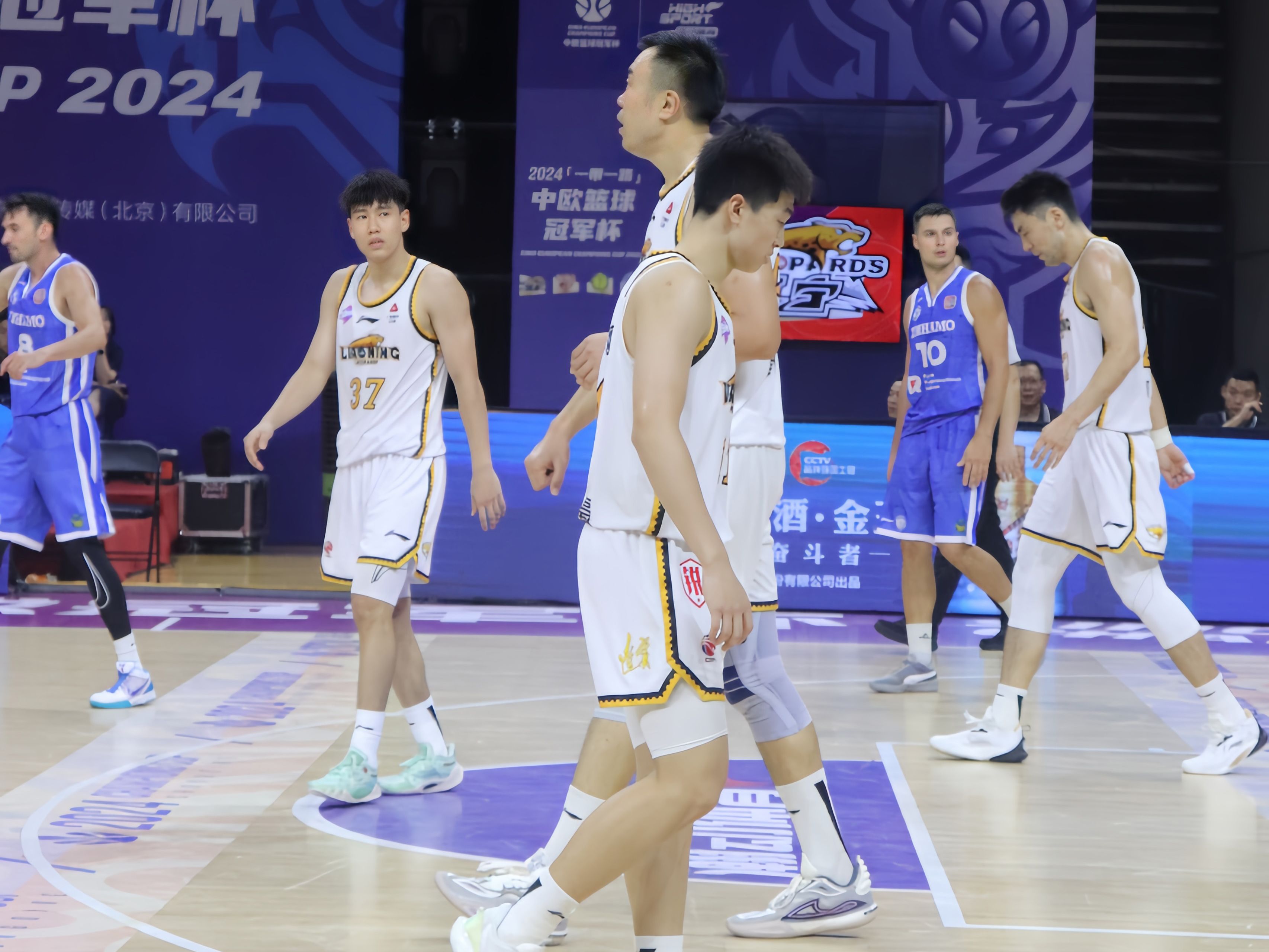 九游娱乐官方网站-辽宁男篮再度称王，夺得榜首宝座的简单介绍