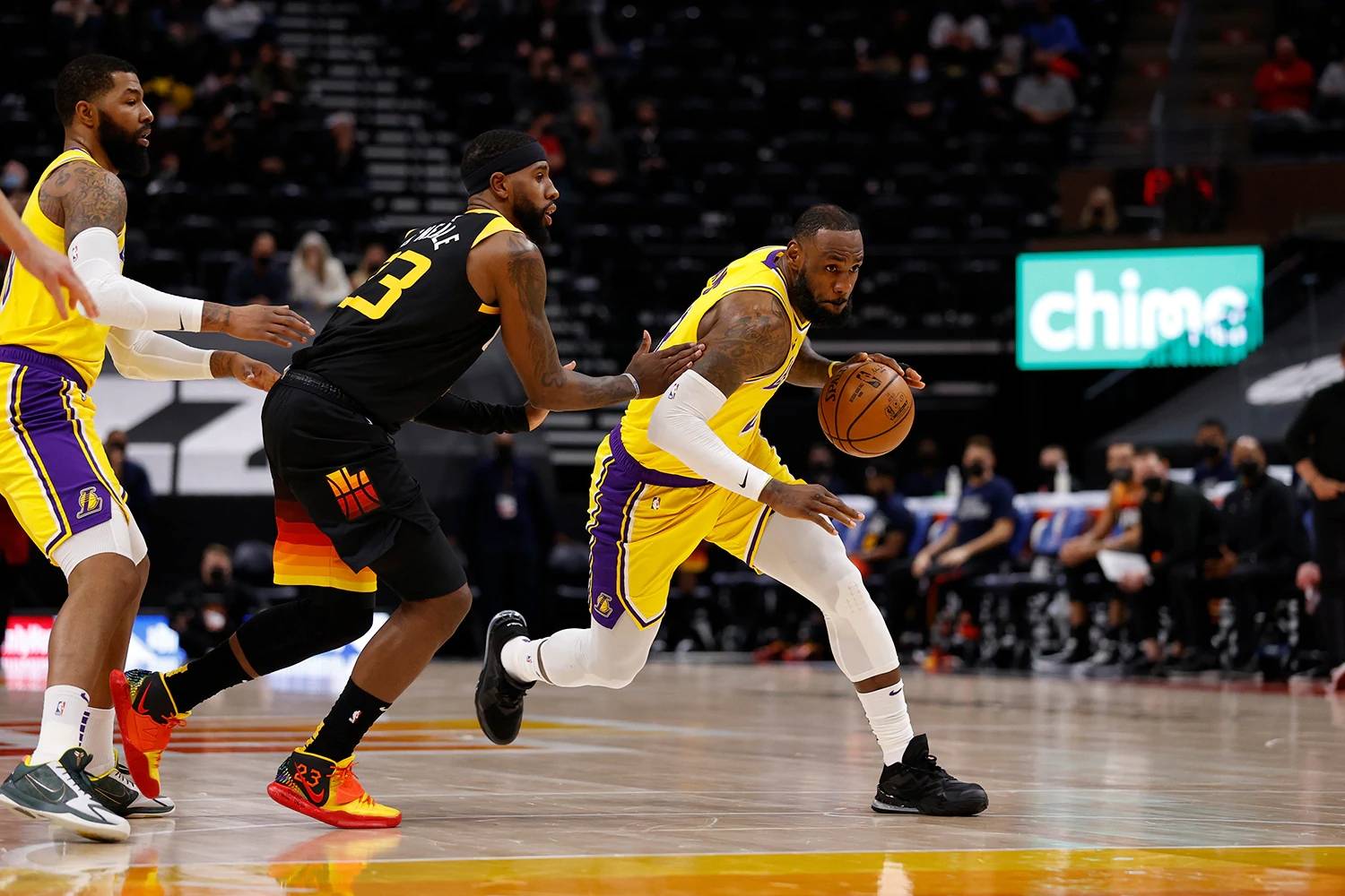 爵士绝杀马刺，霍勒迪关键制胜的简单介绍