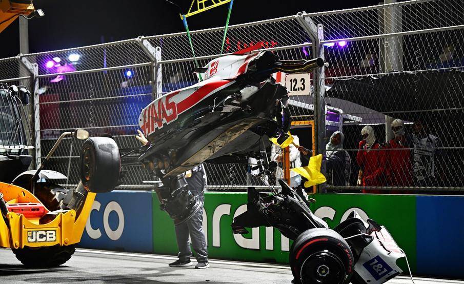 哈斯车队险胜威廉姆斯，佩雷兹刷新纪录