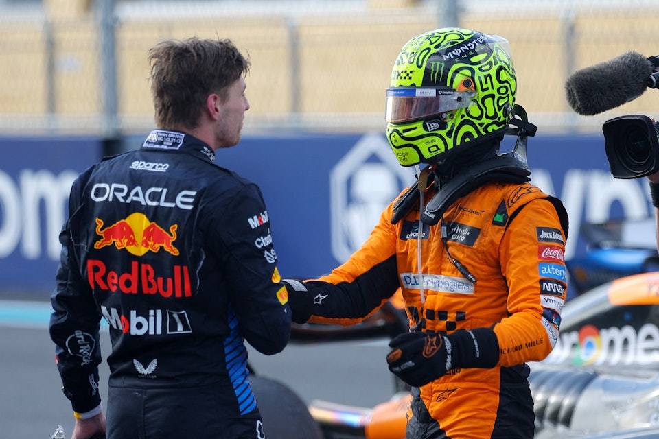 九游体育-包含哈斯车队轻取索伯车队，诺里斯点燃赛场的词条