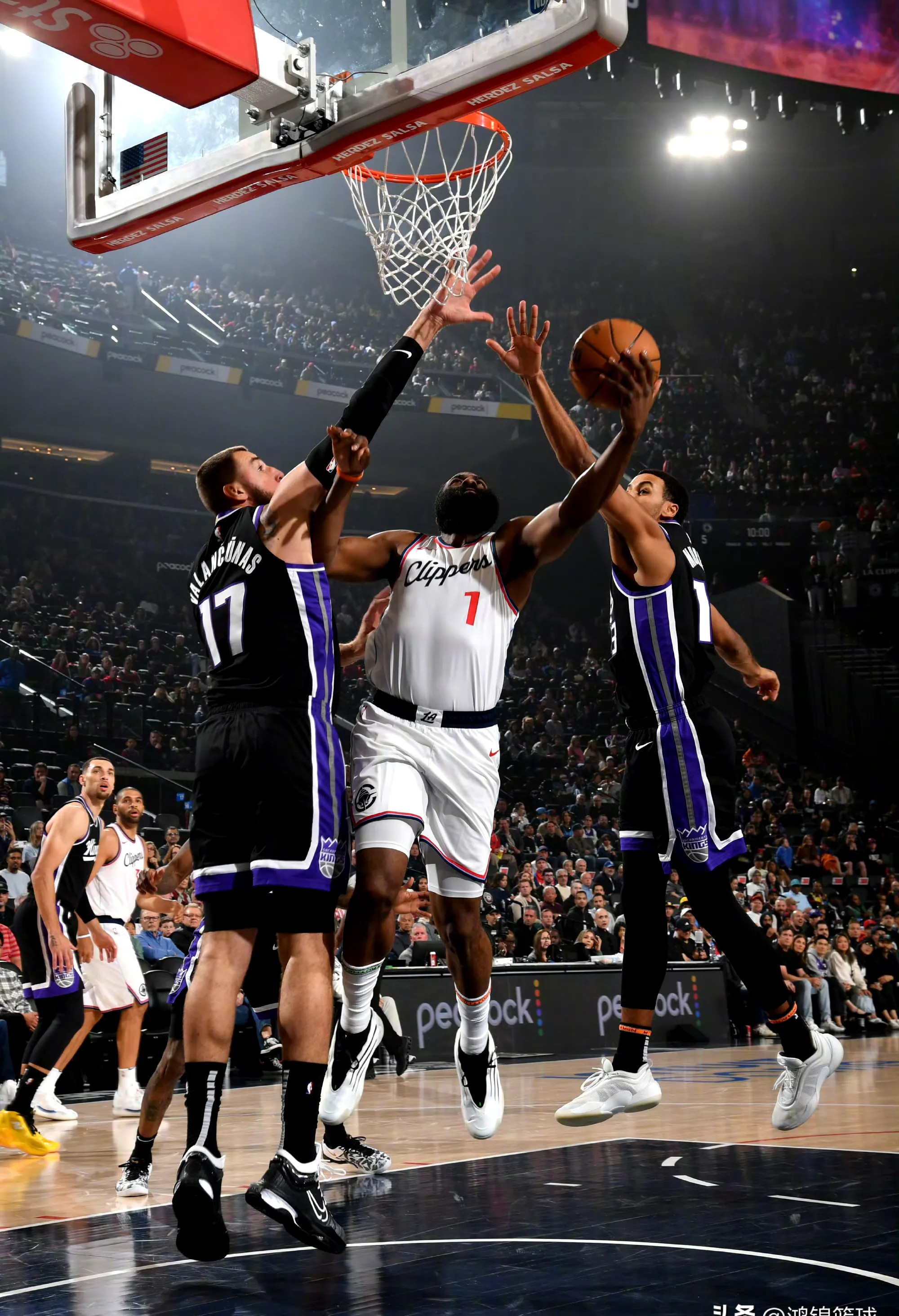 九游娱乐官方-快船逆转勇士，欧文点燃赛场