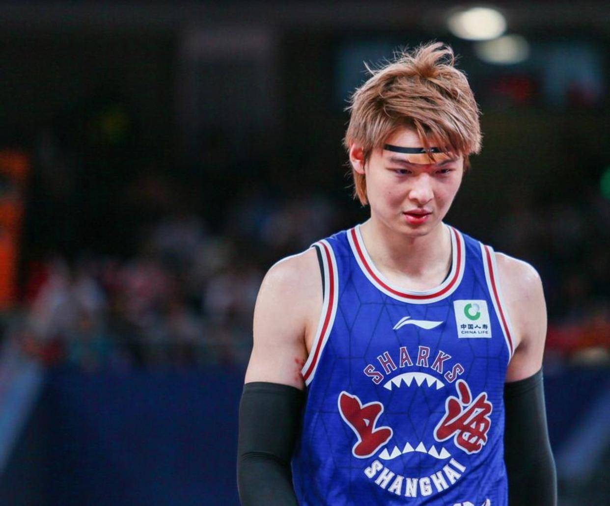 山西队力克上海队，王哲林刷新纪录
