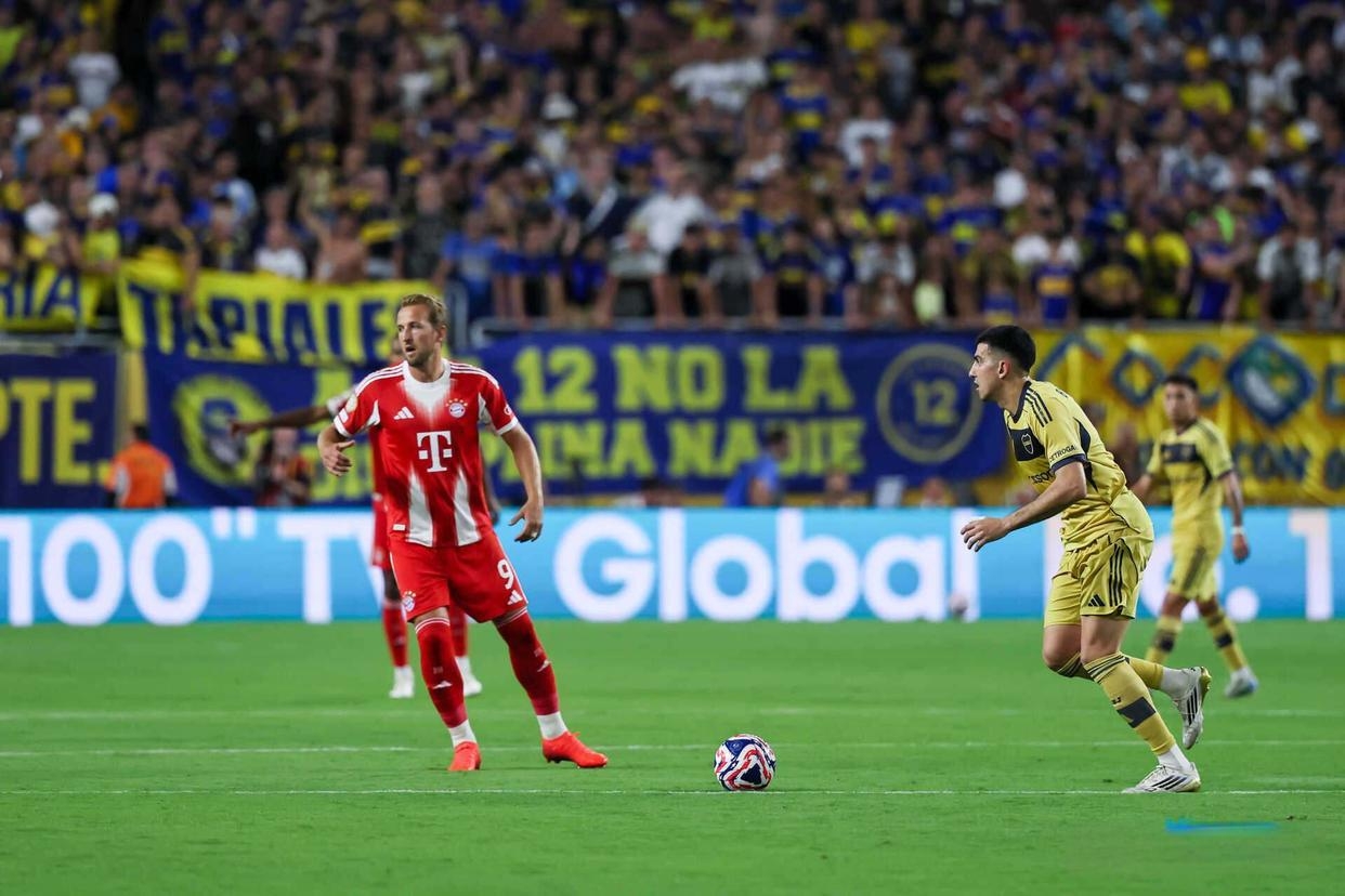 拜仁轻取巴萨，奥亚尔萨瓦尔刷新纪录的简单介绍