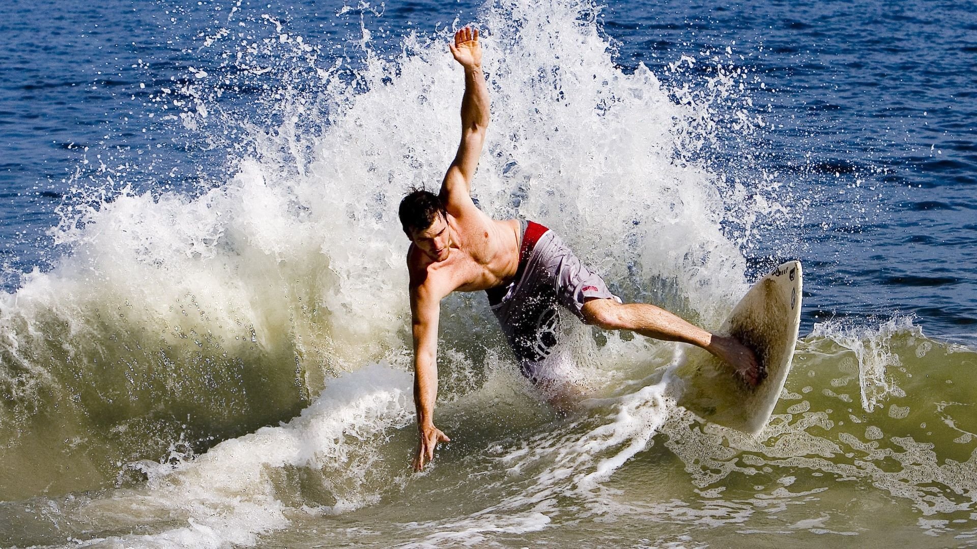 九游体育-开拓者强行终结森林狼连胜，米切尔个人能力完全展现，一场定义赛季走向的战役